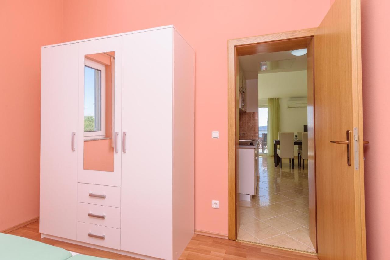 טרוגיר Apartmani Emil מראה חיצוני תמונה