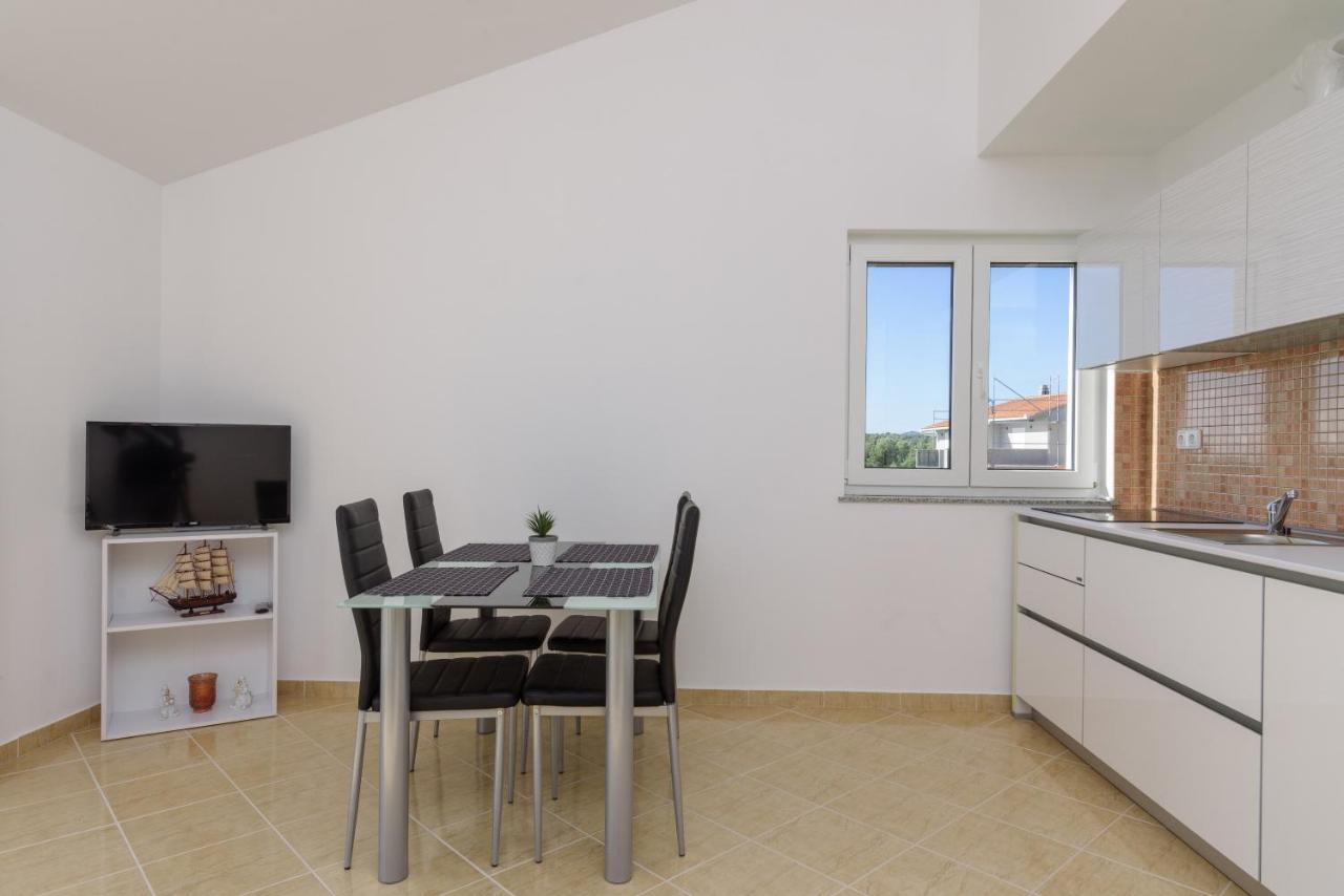 טרוגיר Apartmani Emil מראה חיצוני תמונה