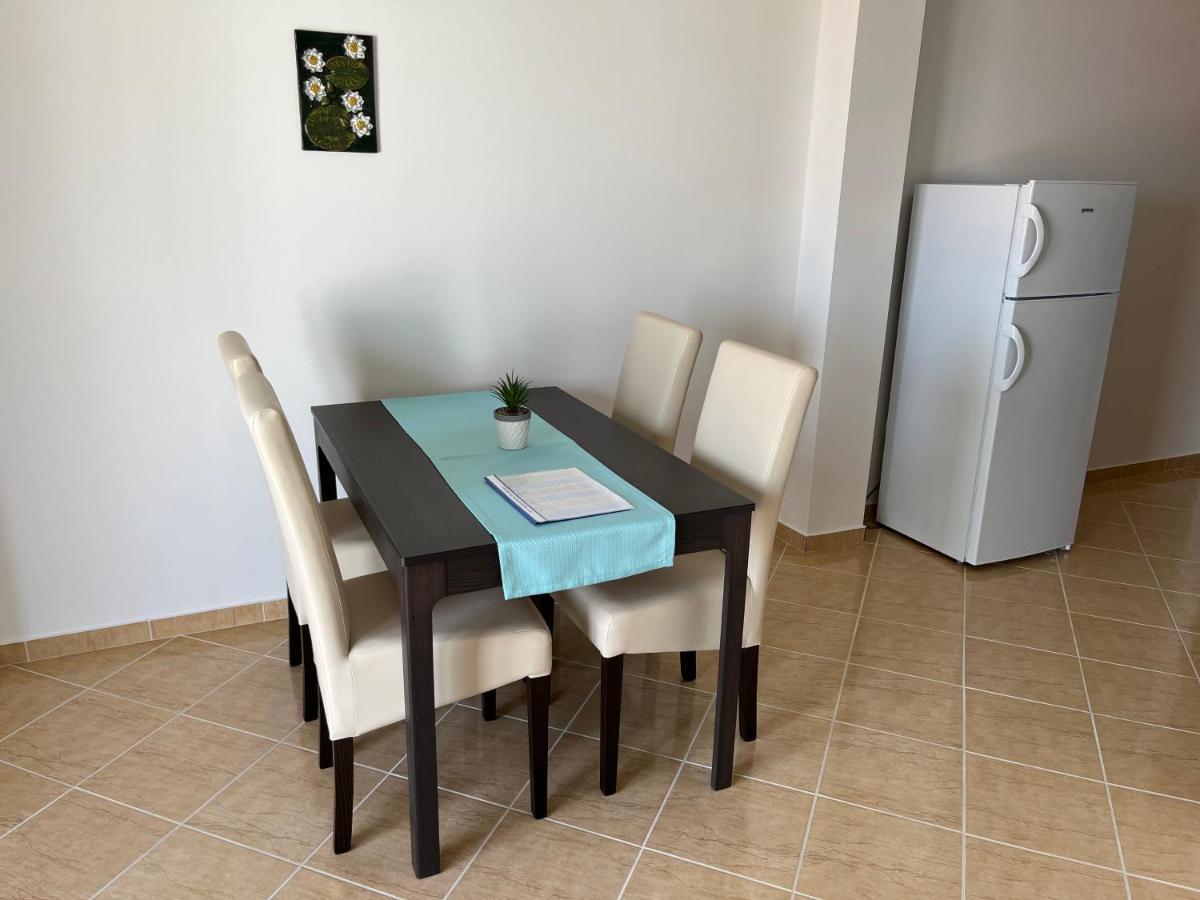 טרוגיר Apartmani Emil מראה חיצוני תמונה